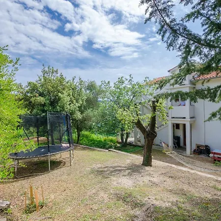 Zdenka Apartment Lopar