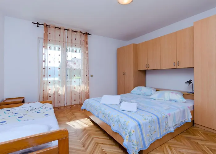 Zdenka Apartment *