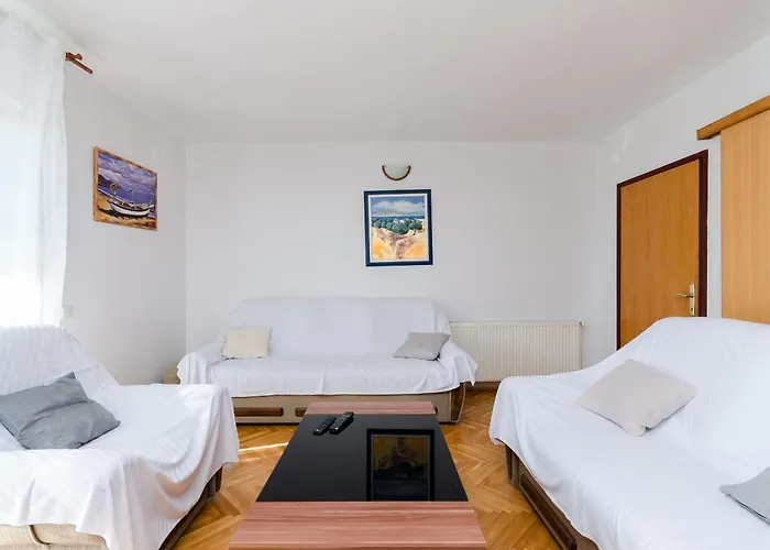 Zdenka Apartment Lopar